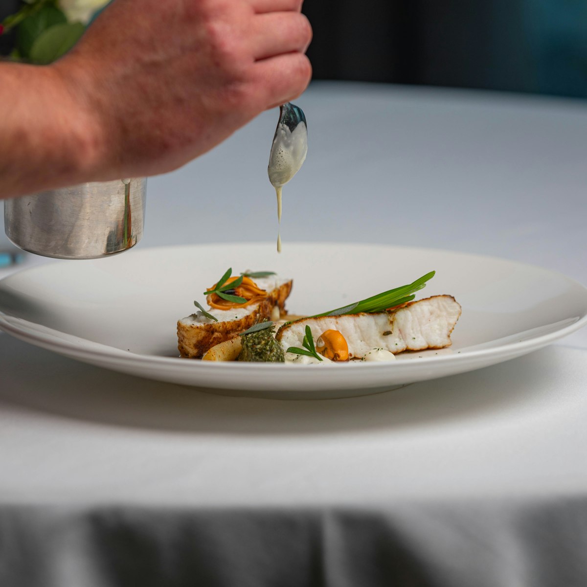Assiette de poisson et légumes de saison